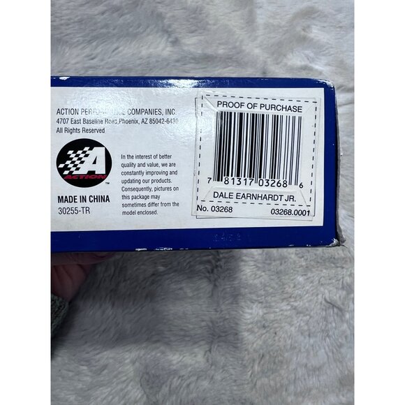 NASCAR Trailer Rig Nilla Wafers Diecast 1:64 Scale - Picture 7 of 8